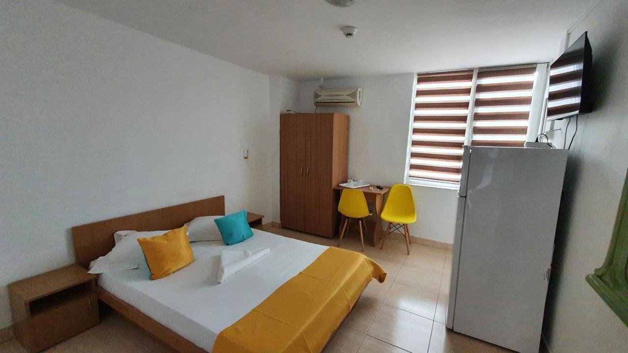 Vila Yza Hotel เอโฟริเอนอร์ด ภายนอก รูปภาพ