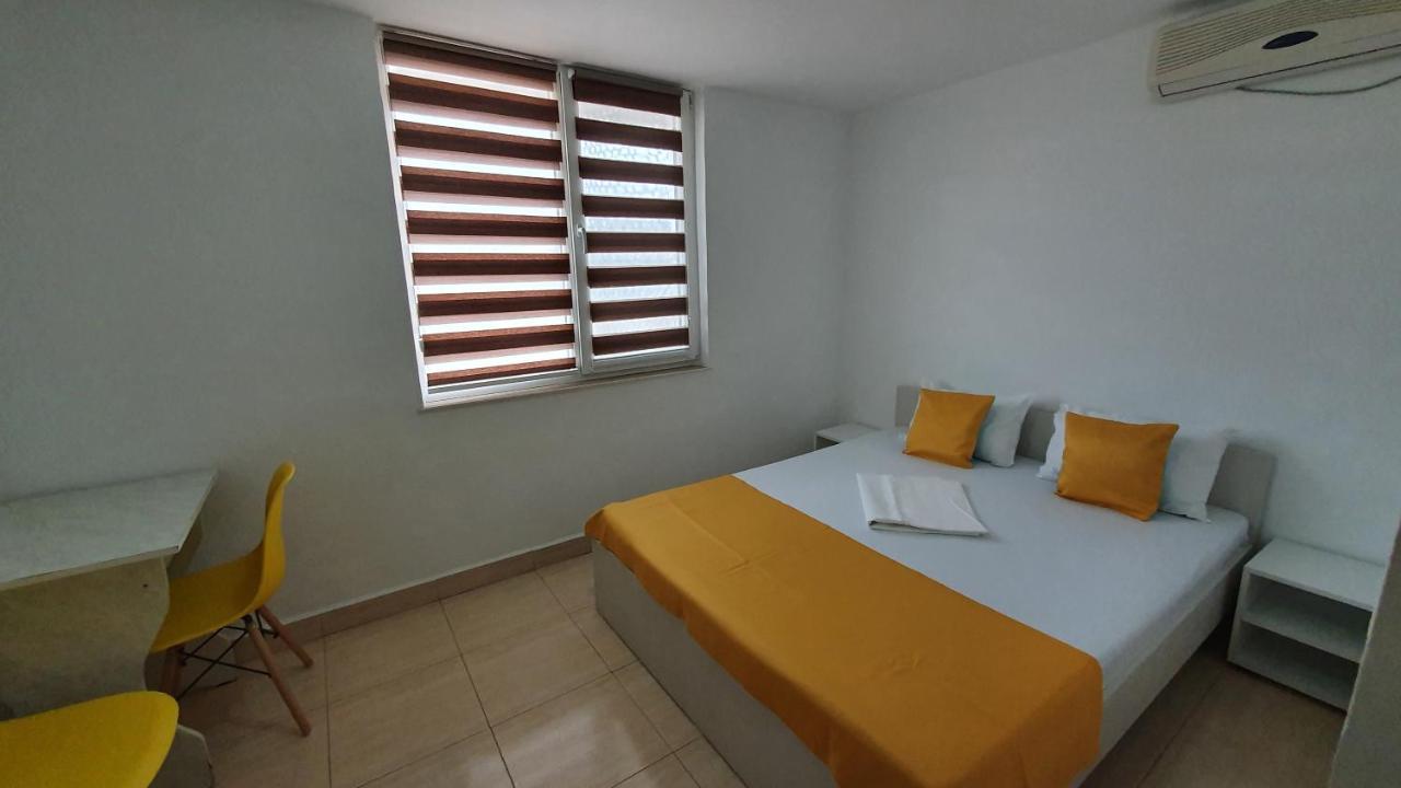 Vila Yza Hotel เอโฟริเอนอร์ด ภายนอก รูปภาพ