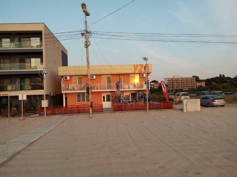Vila Yza Hotel เอโฟริเอนอร์ด ภายนอก รูปภาพ