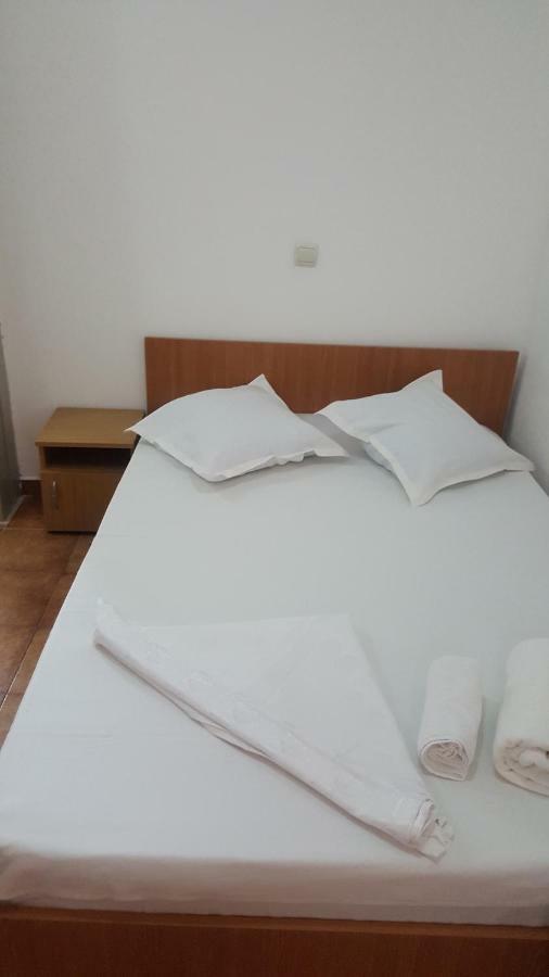 Vila Yza Hotel เอโฟริเอนอร์ด ภายนอก รูปภาพ