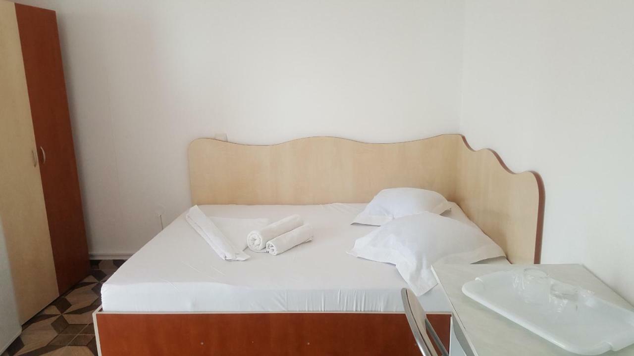 Vila Yza Hotel เอโฟริเอนอร์ด ภายนอก รูปภาพ