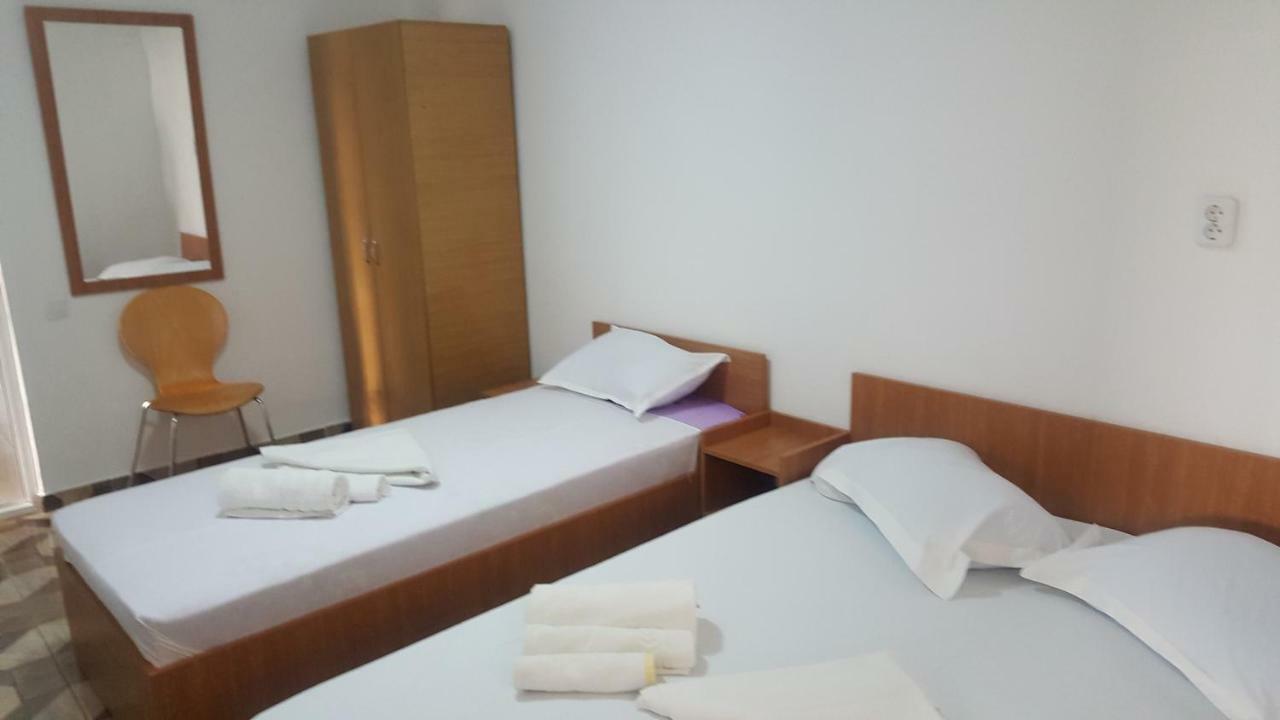 Vila Yza Hotel เอโฟริเอนอร์ด ภายนอก รูปภาพ