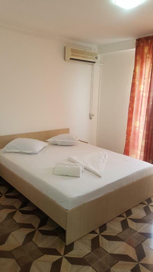 Vila Yza Hotel เอโฟริเอนอร์ด ภายนอก รูปภาพ