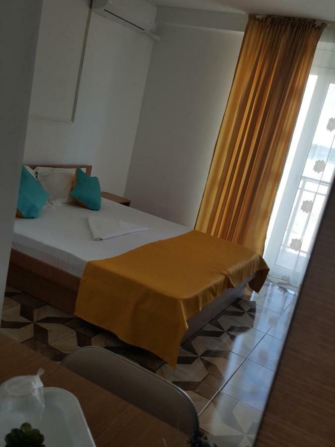 Vila Yza Hotel เอโฟริเอนอร์ด ภายนอก รูปภาพ